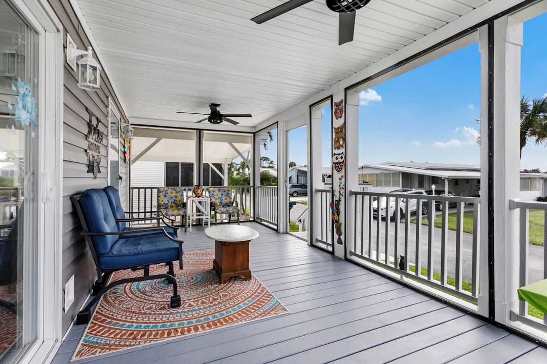 For Sale: $279,500 (2 beds, 2 baths, 1196 Square Feet)