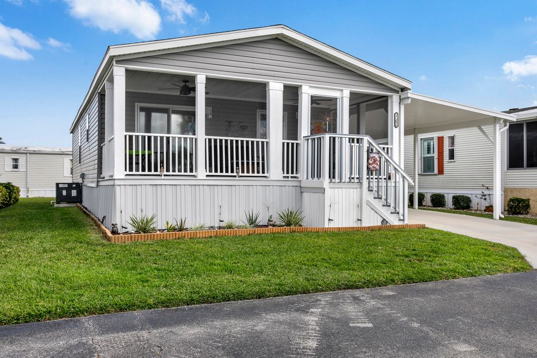 For Sale: $279,500 (2 beds, 2 baths, 1196 Square Feet)