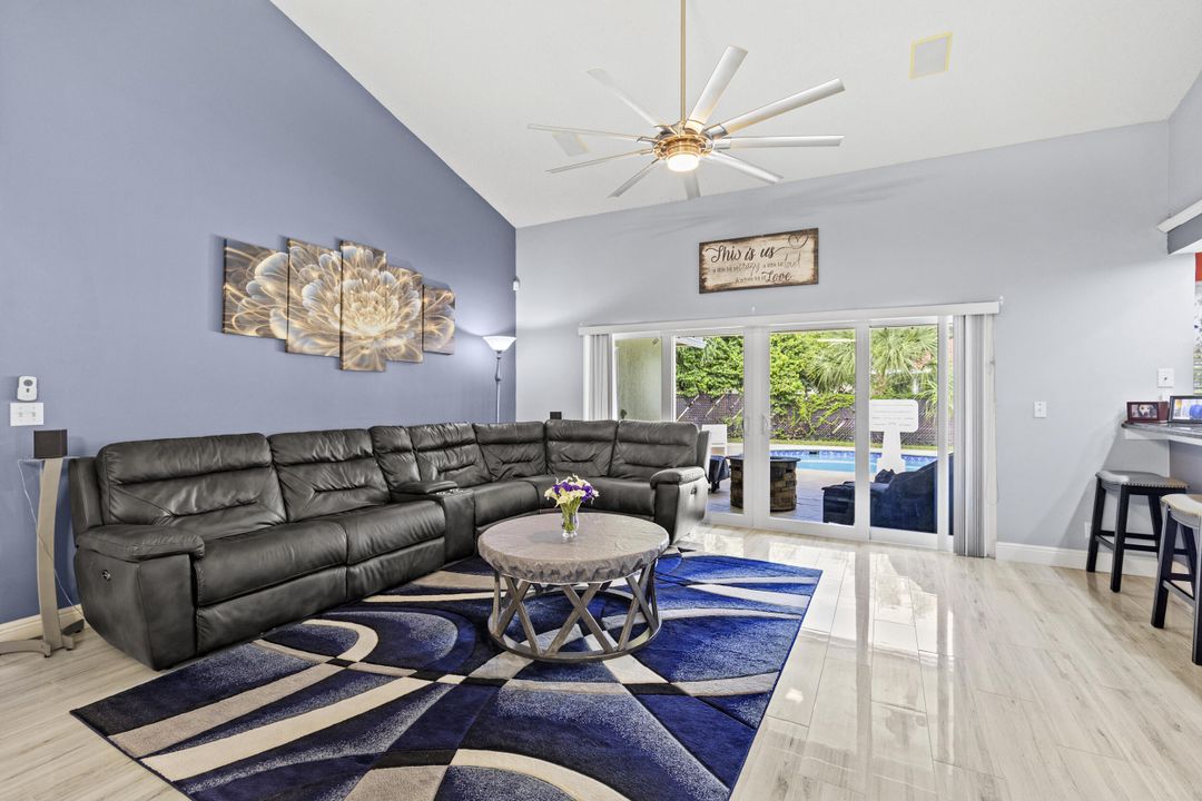 Activo con contrato: $668,000 (3 camas, 2 baños, 1926 Pies cuadrados)