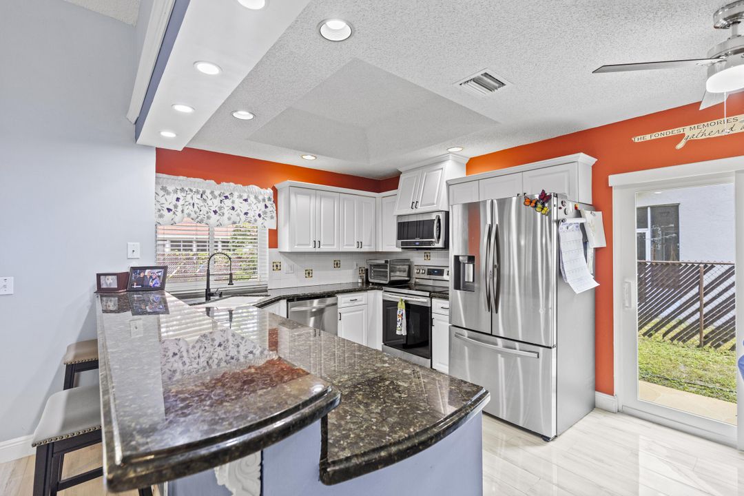 Activo con contrato: $668,000 (3 camas, 2 baños, 1926 Pies cuadrados)