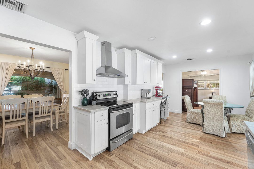 合同活跃: $799,000 (3 贝兹, 2 浴室, 1968 平方英尺)