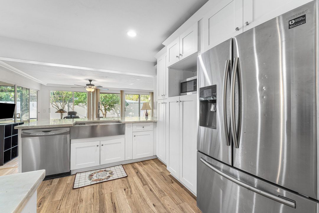 合同活跃: $799,000 (3 贝兹, 2 浴室, 1968 平方英尺)