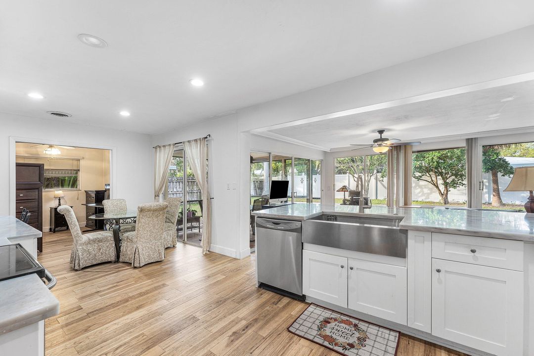 合同活跃: $799,000 (3 贝兹, 2 浴室, 1968 平方英尺)