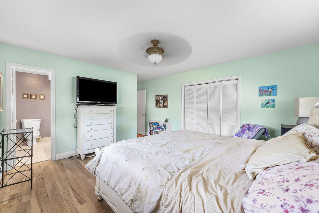 合同活跃: $799,000 (3 贝兹, 2 浴室, 1968 平方英尺)