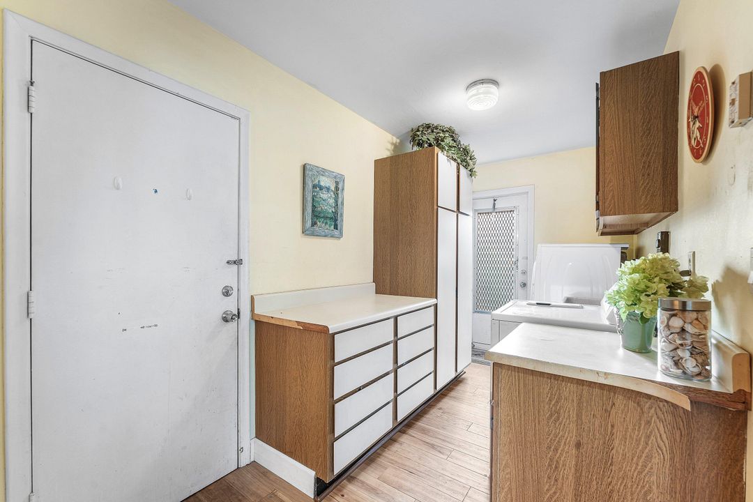 合同活跃: $799,000 (3 贝兹, 2 浴室, 1968 平方英尺)