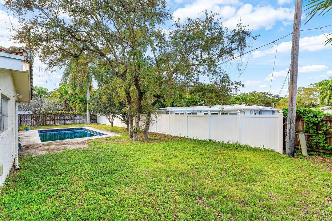 合同活跃: $799,000 (3 贝兹, 2 浴室, 1968 平方英尺)