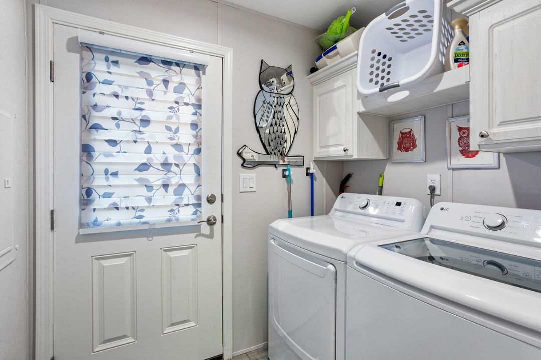 For Sale: $279,500 (2 beds, 2 baths, 1196 Square Feet)