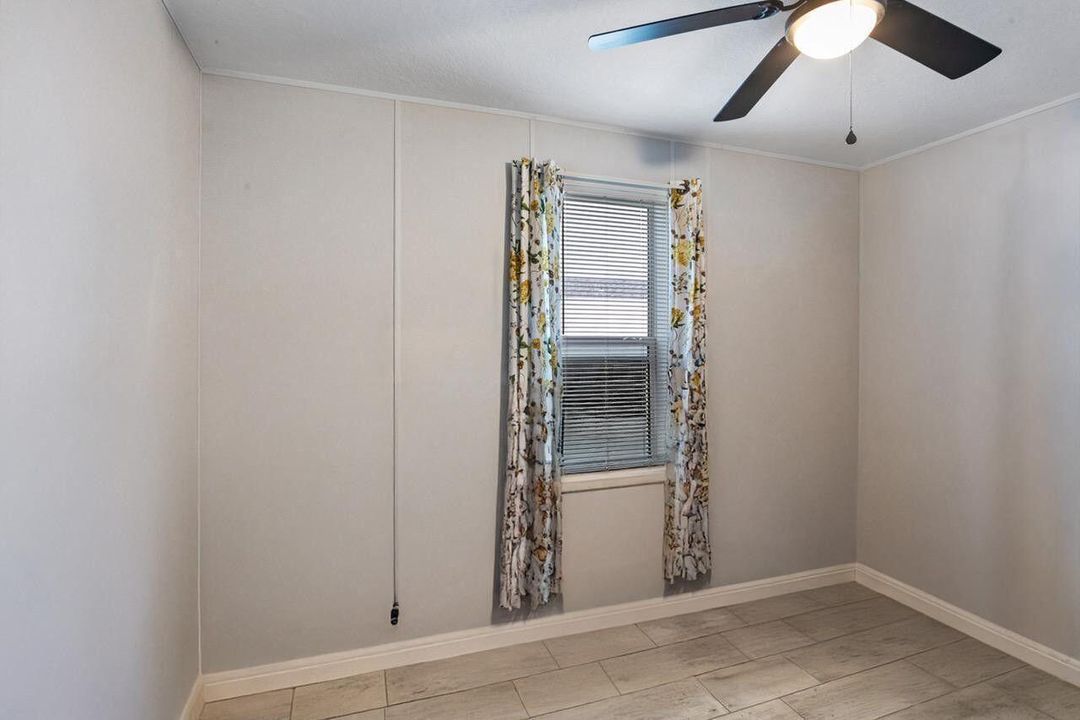For Sale: $279,500 (2 beds, 2 baths, 1196 Square Feet)