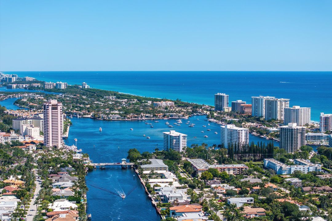 合同活跃: $799,000 (3 贝兹, 2 浴室, 1968 平方英尺)