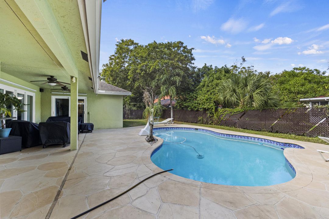 Activo con contrato: $668,000 (3 camas, 2 baños, 1926 Pies cuadrados)