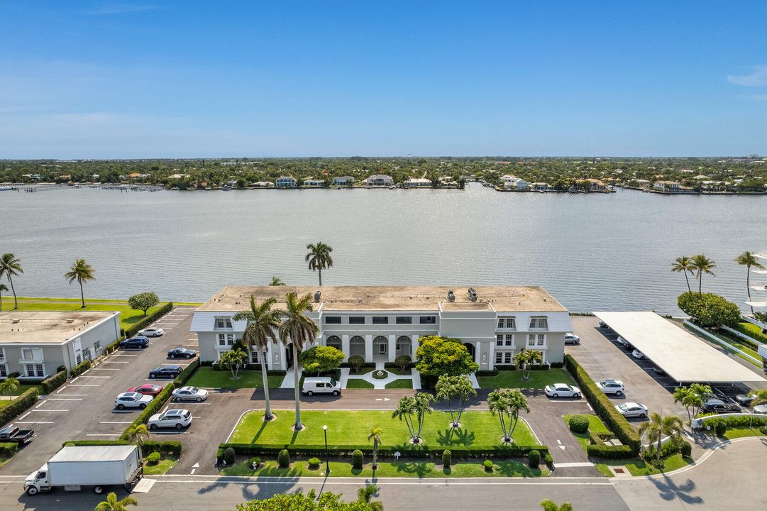 En Venta: $3,100,000 (4 camas, 4 baños, 2592 Pies cuadrados)