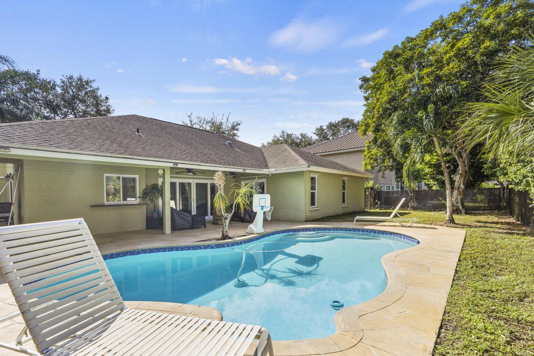 Activo con contrato: $668,000 (3 camas, 2 baños, 1926 Pies cuadrados)