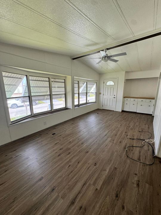 For Sale: $45,000 (2 beds, 2 baths, 1400 Square Feet)