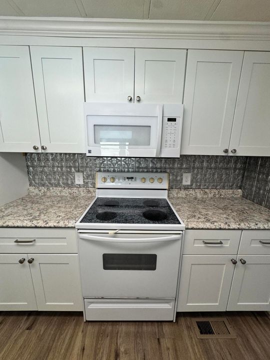 For Sale: $45,000 (2 beds, 2 baths, 1400 Square Feet)