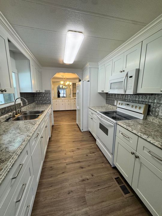 For Sale: $45,000 (2 beds, 2 baths, 1400 Square Feet)