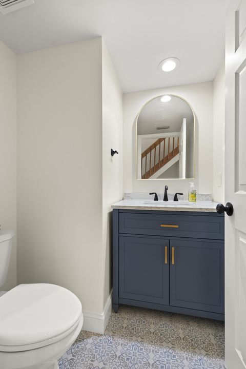 Active With Contract: $405,000 (3 beds, 2 baths, 1661 Square Feet)