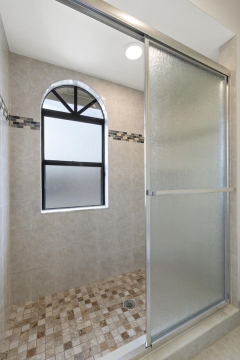 Active With Contract: $405,000 (3 beds, 2 baths, 1661 Square Feet)