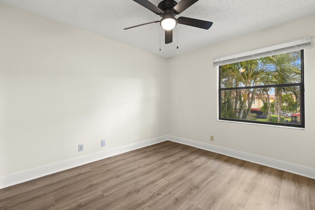 Active With Contract: $405,000 (3 beds, 2 baths, 1661 Square Feet)