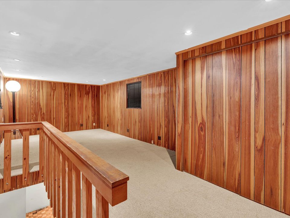 合同活跃: $585,000 (4 贝兹, 2 浴室, 2598 平方英尺)