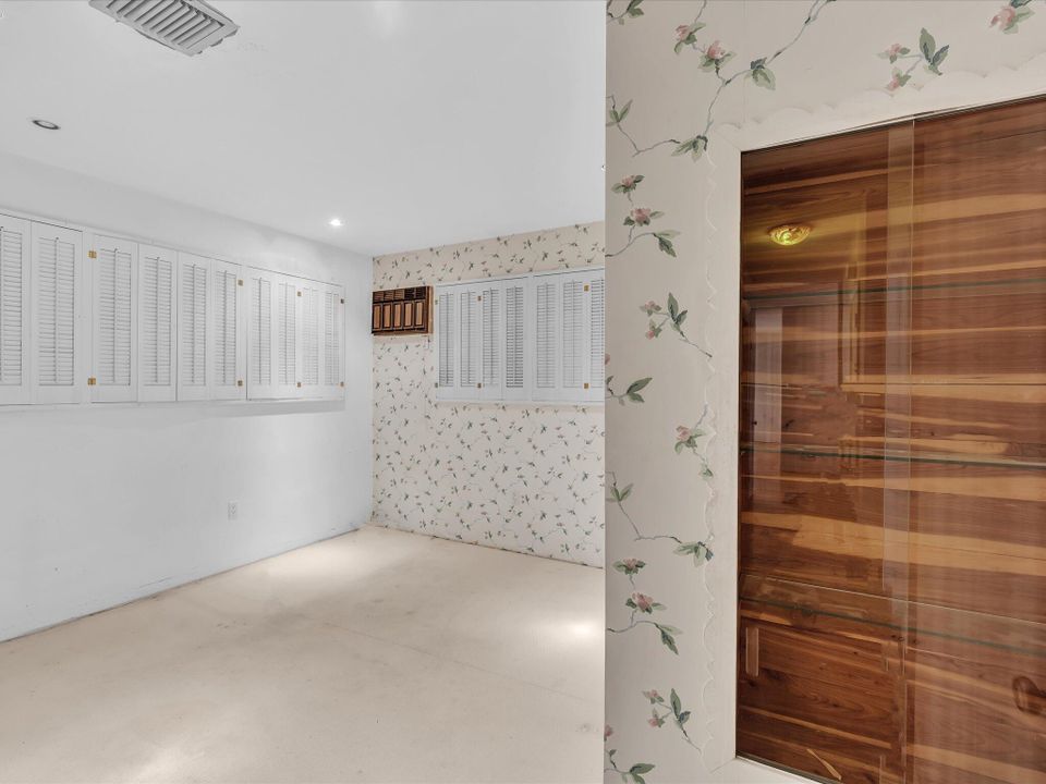 合同活跃: $585,000 (4 贝兹, 2 浴室, 2598 平方英尺)