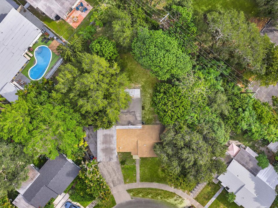 合同活跃: $585,000 (4 贝兹, 2 浴室, 2598 平方英尺)