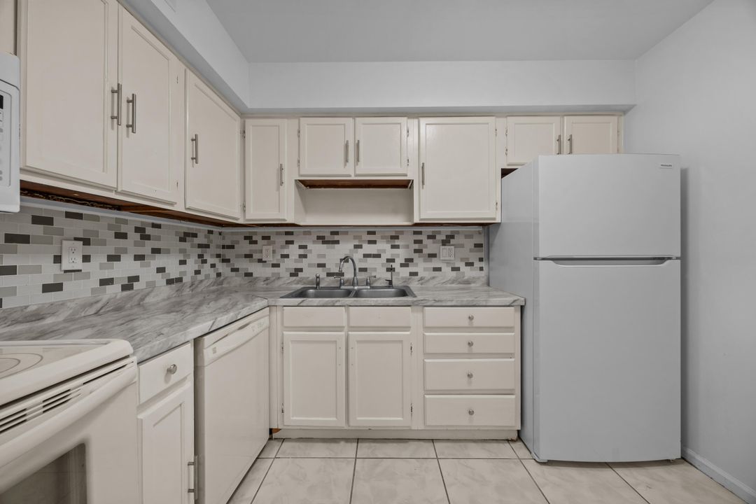 En Venta: $197,900 (2 camas, 2 baños, 1008 Pies cuadrados)