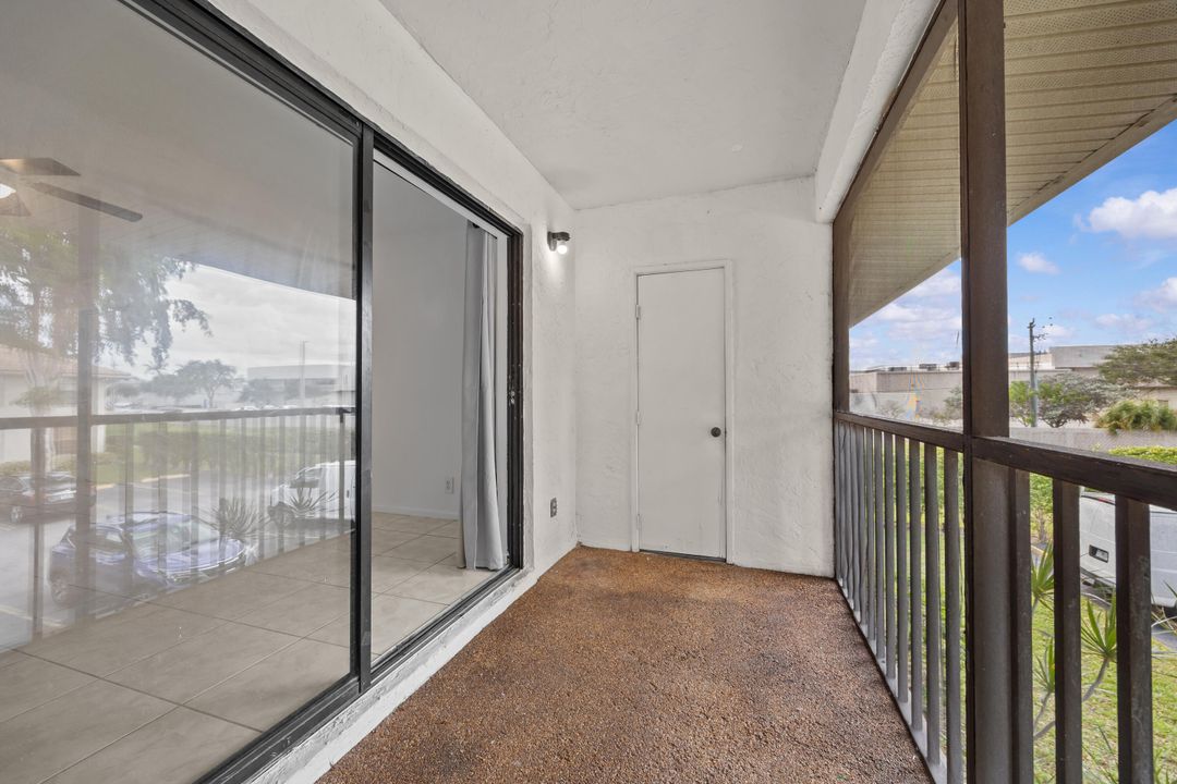 En Venta: $197,900 (2 camas, 2 baños, 1008 Pies cuadrados)