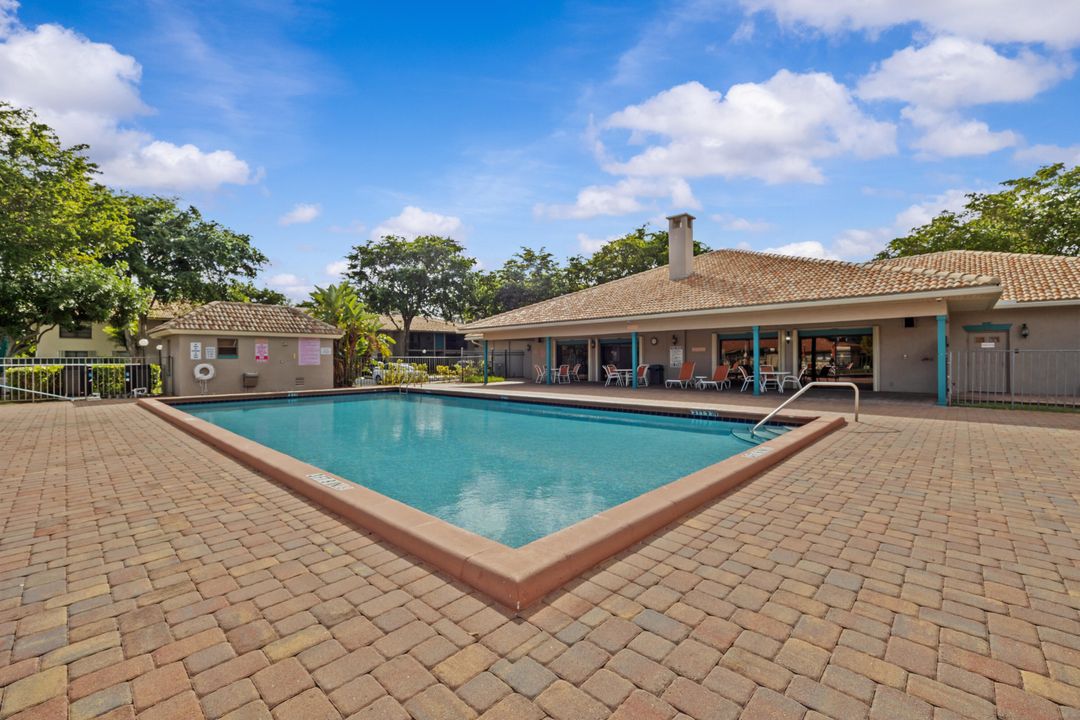 En Venta: $197,900 (2 camas, 2 baños, 1008 Pies cuadrados)