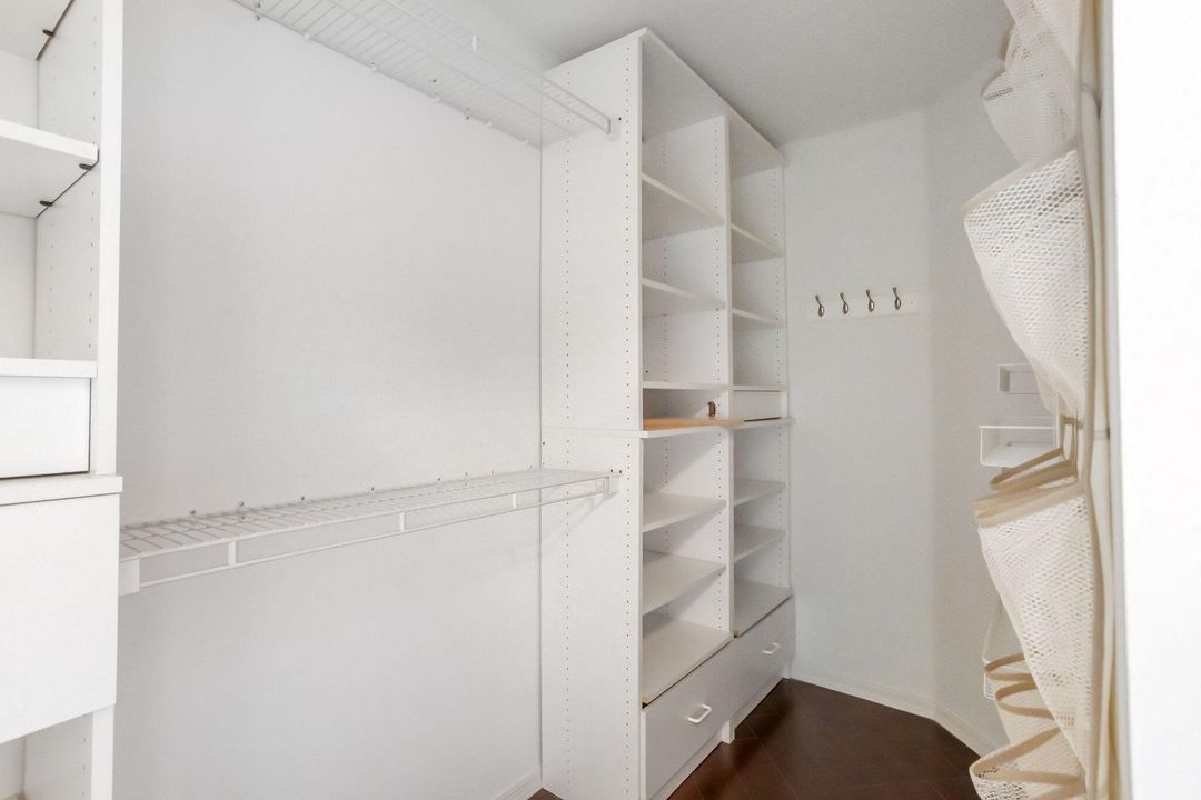 合同活跃: $450,000 (3 贝兹, 2 浴室, 2097 平方英尺)