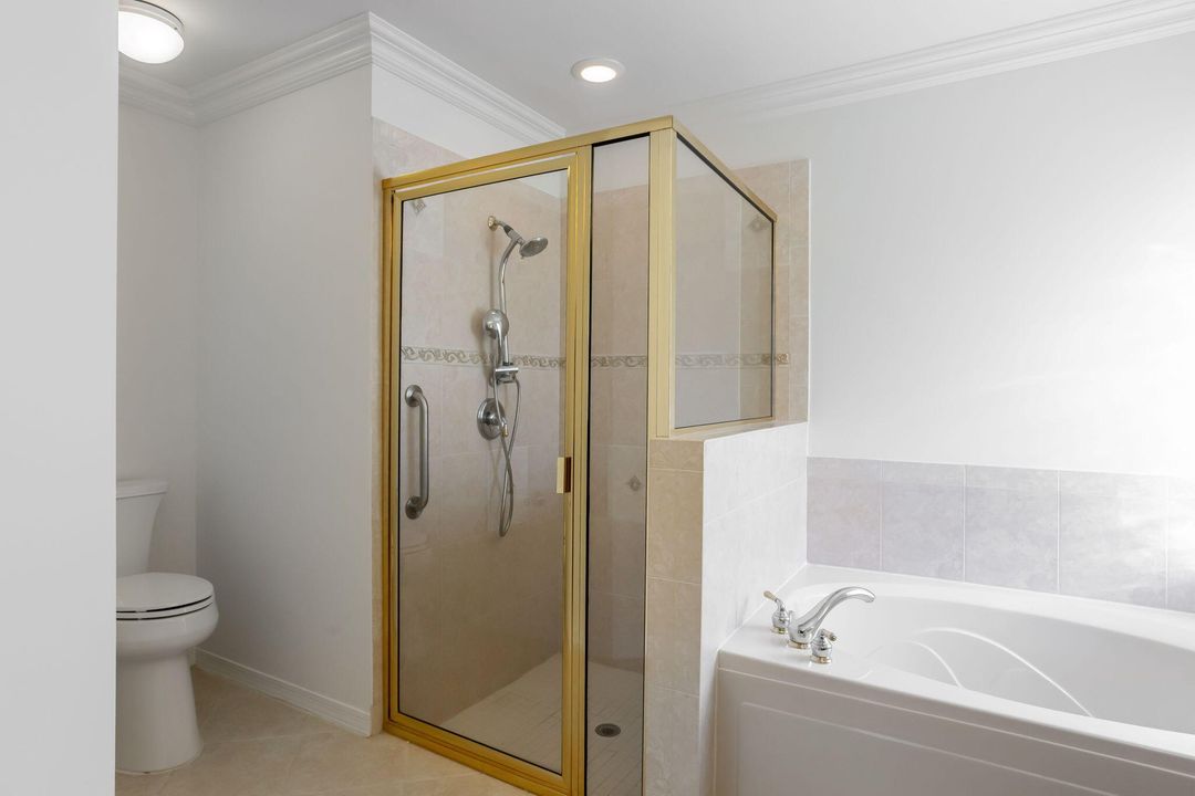 合同活跃: $450,000 (3 贝兹, 2 浴室, 2097 平方英尺)