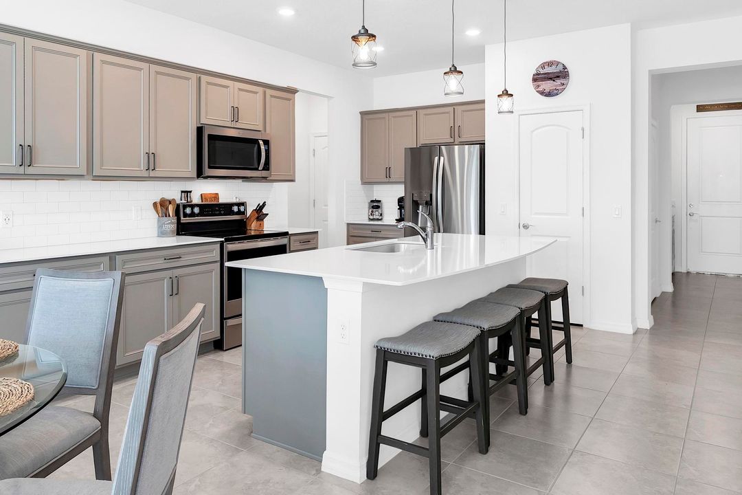 For Sale: $475,000 (3 beds, 2 baths, 1826 Square Feet)