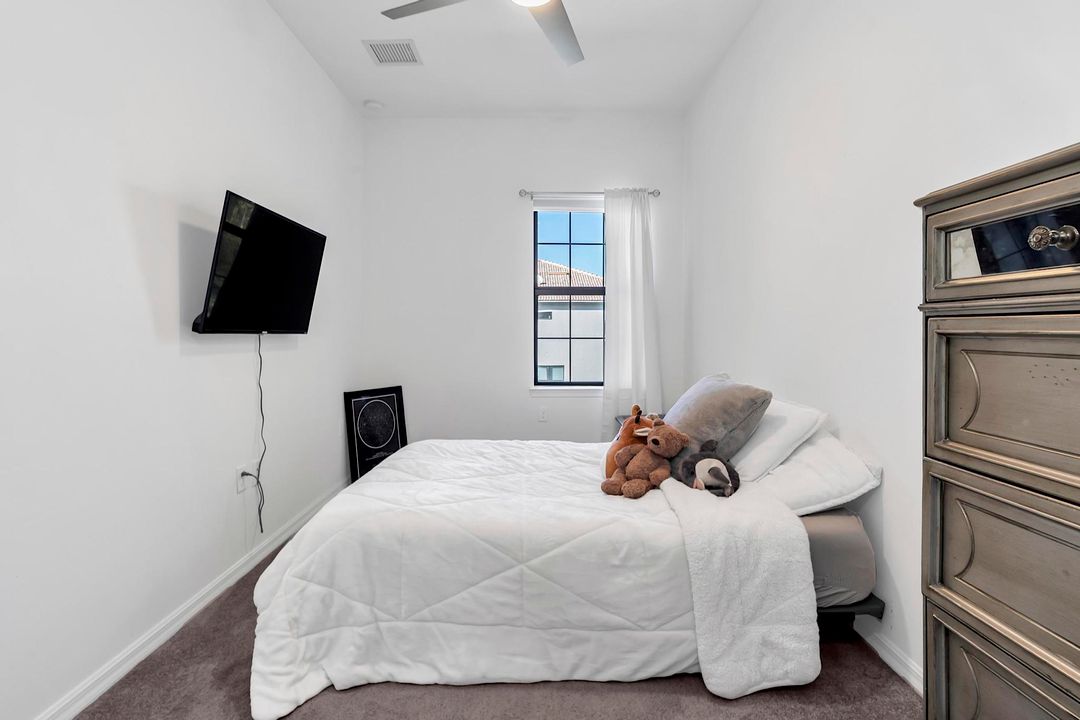 For Sale: $475,000 (3 beds, 2 baths, 1826 Square Feet)