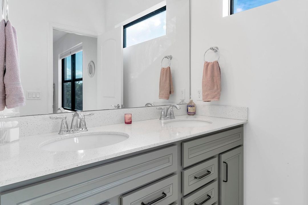 For Sale: $475,000 (3 beds, 2 baths, 1826 Square Feet)