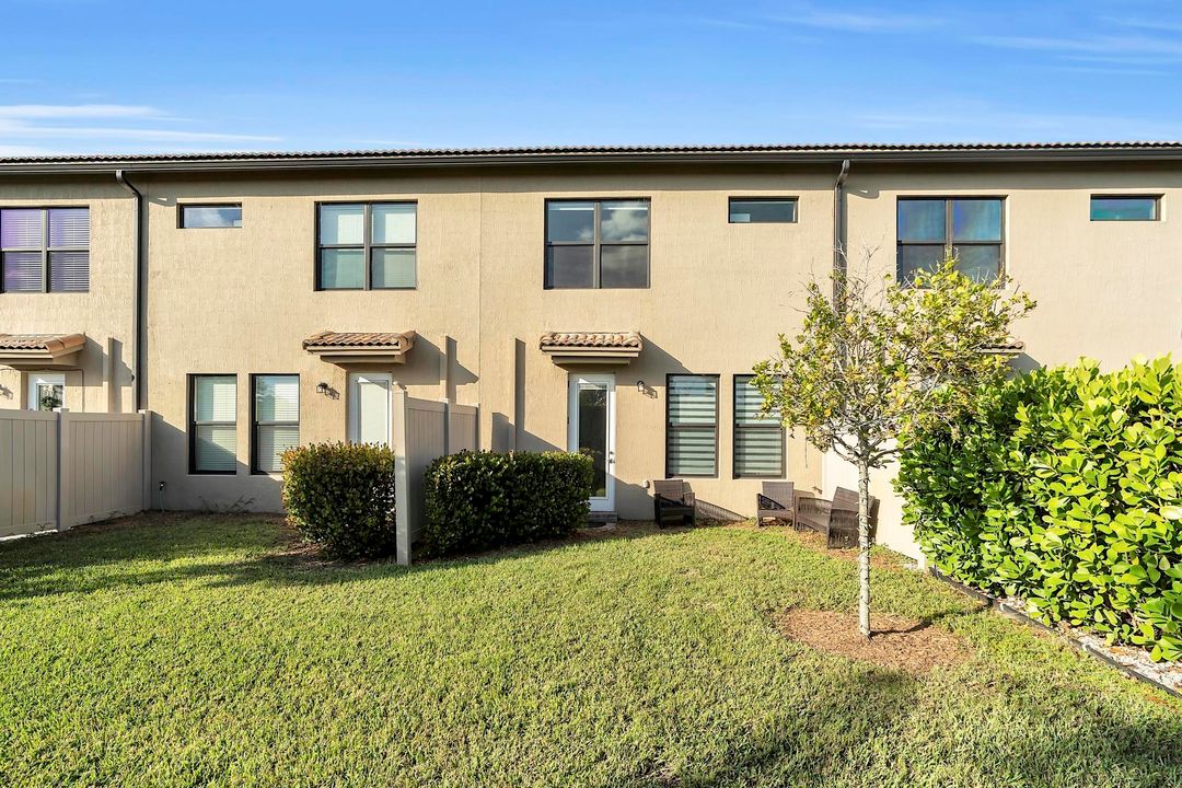 For Sale: $475,000 (3 beds, 2 baths, 1826 Square Feet)