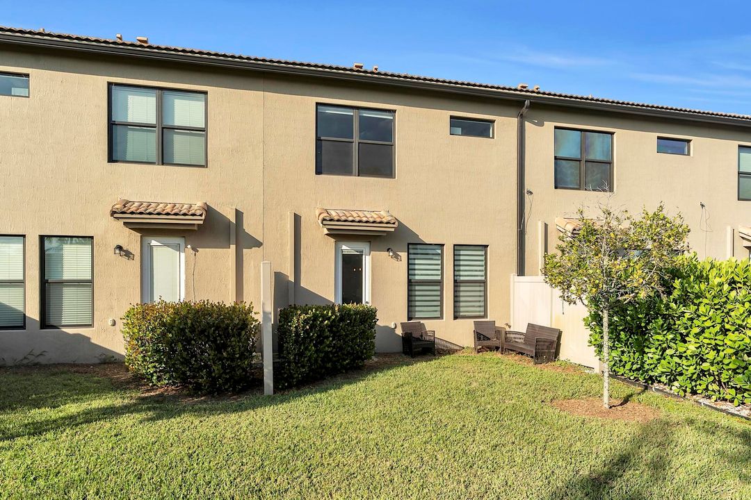 For Sale: $475,000 (3 beds, 2 baths, 1826 Square Feet)