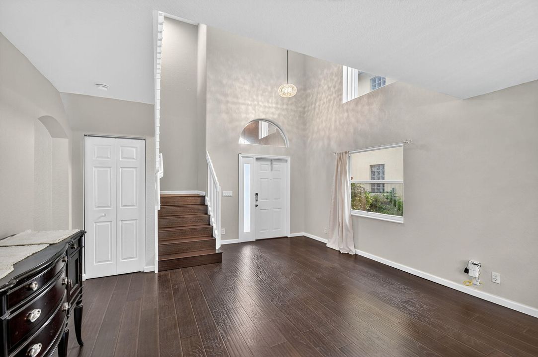 Active With Contract: $449,900 (3 beds, 2 baths, 2040 Square Feet)