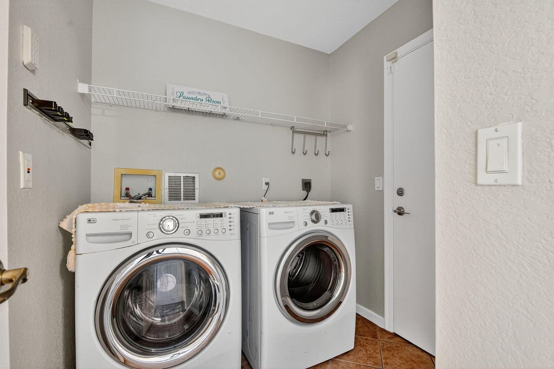 Active With Contract: $449,900 (3 beds, 2 baths, 2040 Square Feet)