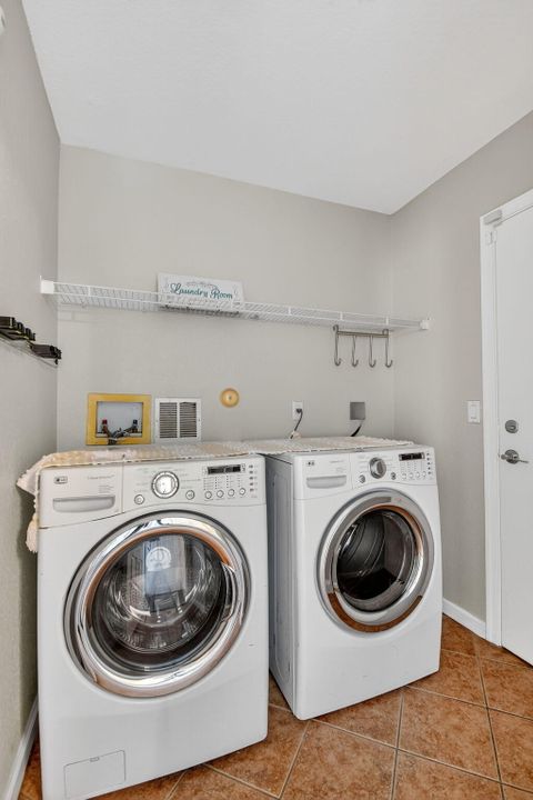 Active With Contract: $449,900 (3 beds, 2 baths, 2040 Square Feet)