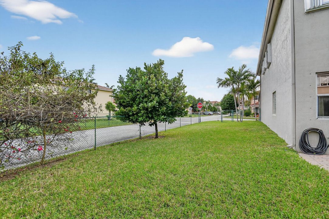 Active With Contract: $449,900 (3 beds, 2 baths, 2040 Square Feet)