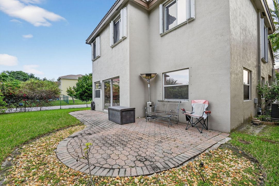 Active With Contract: $449,900 (3 beds, 2 baths, 2040 Square Feet)