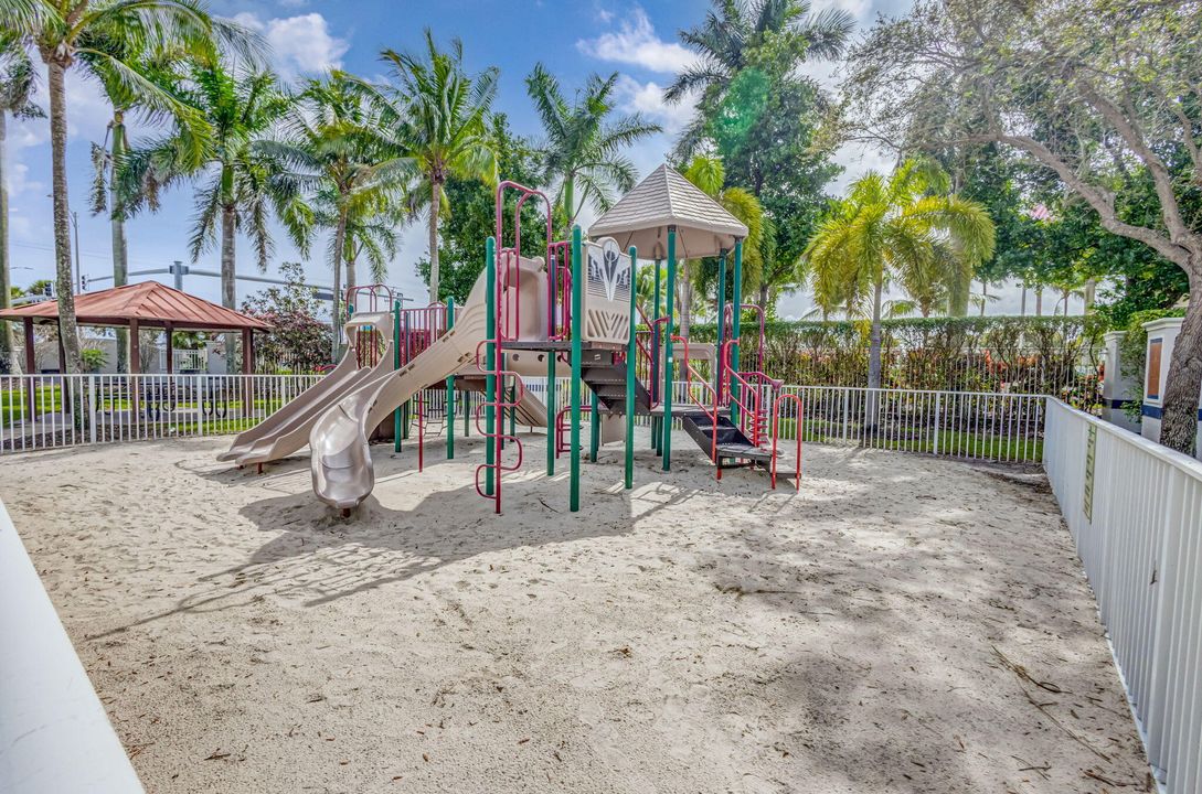 Active With Contract: $449,900 (3 beds, 2 baths, 2040 Square Feet)