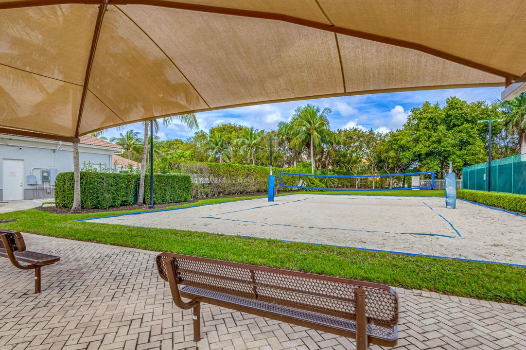 Active With Contract: $449,900 (3 beds, 2 baths, 2040 Square Feet)