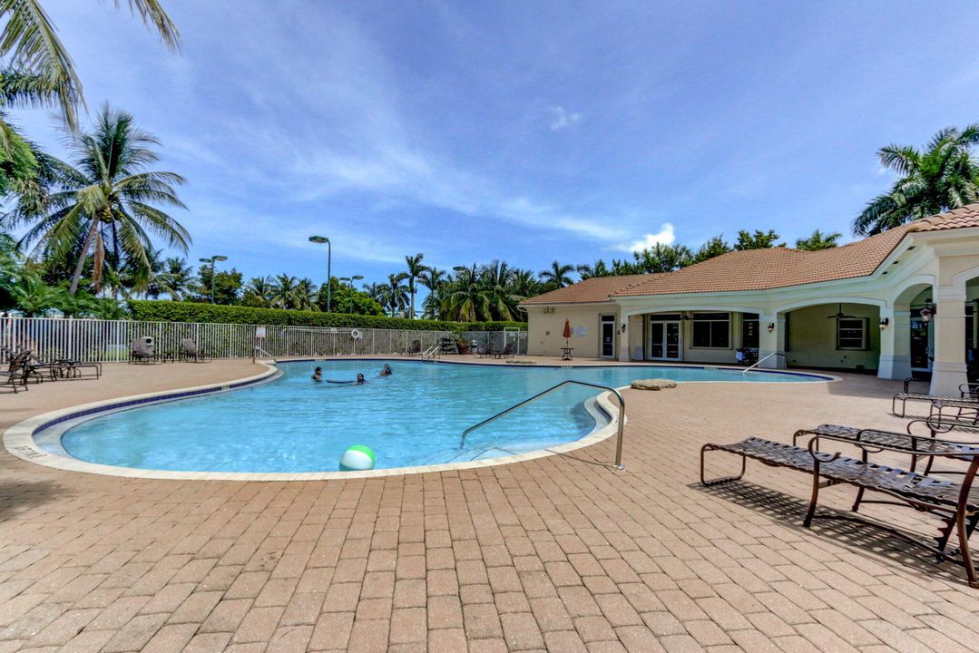 Active With Contract: $449,900 (3 beds, 2 baths, 2040 Square Feet)