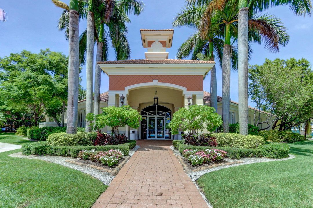 Active With Contract: $449,900 (3 beds, 2 baths, 2040 Square Feet)