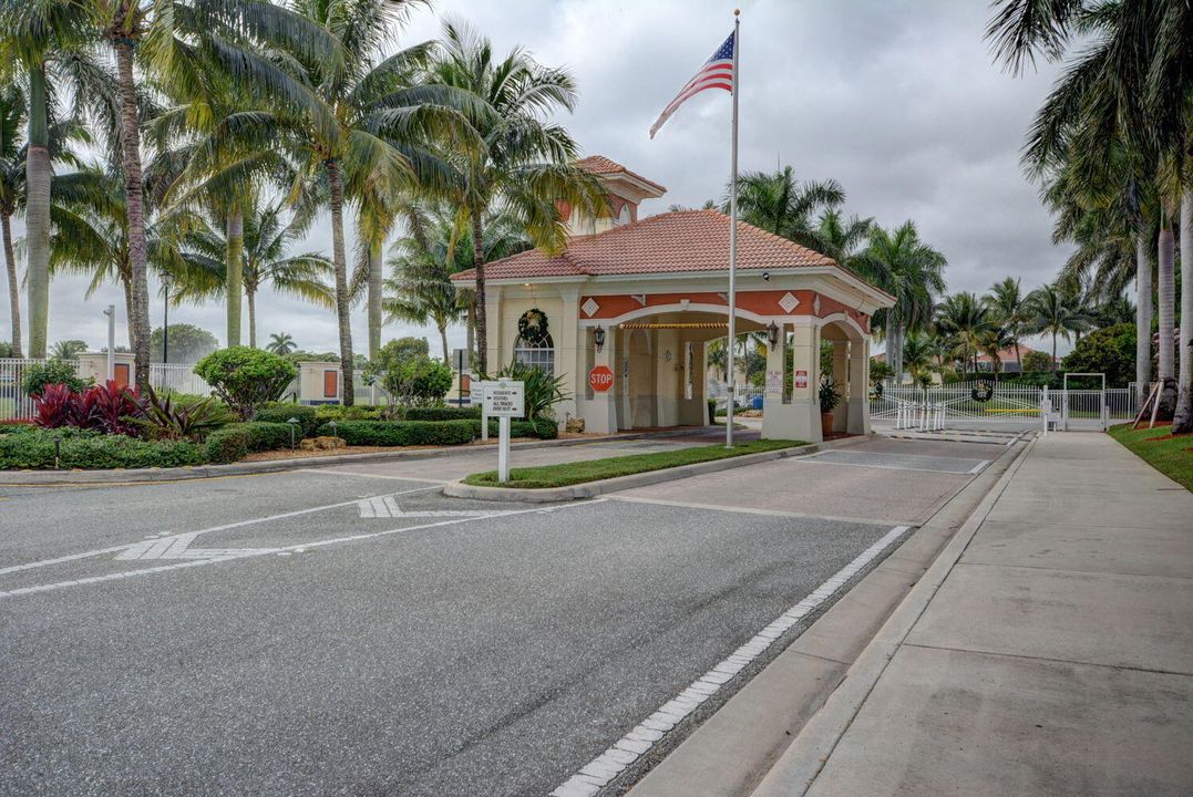 Active With Contract: $449,900 (3 beds, 2 baths, 2040 Square Feet)