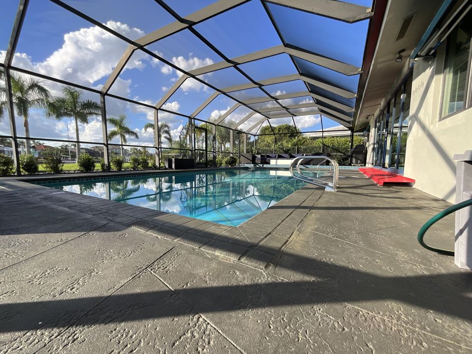 For Sale: $1,200,000 (3 beds, 2 baths, 1641 Square Feet)