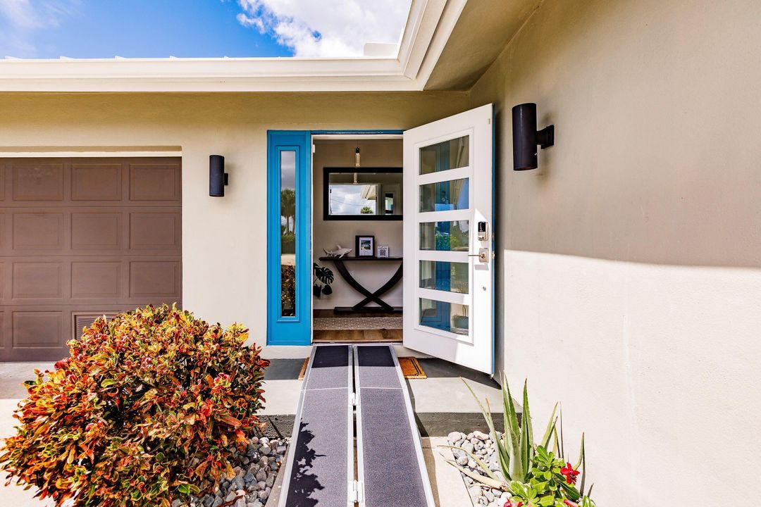 For Sale: $1,200,000 (3 beds, 2 baths, 1641 Square Feet)