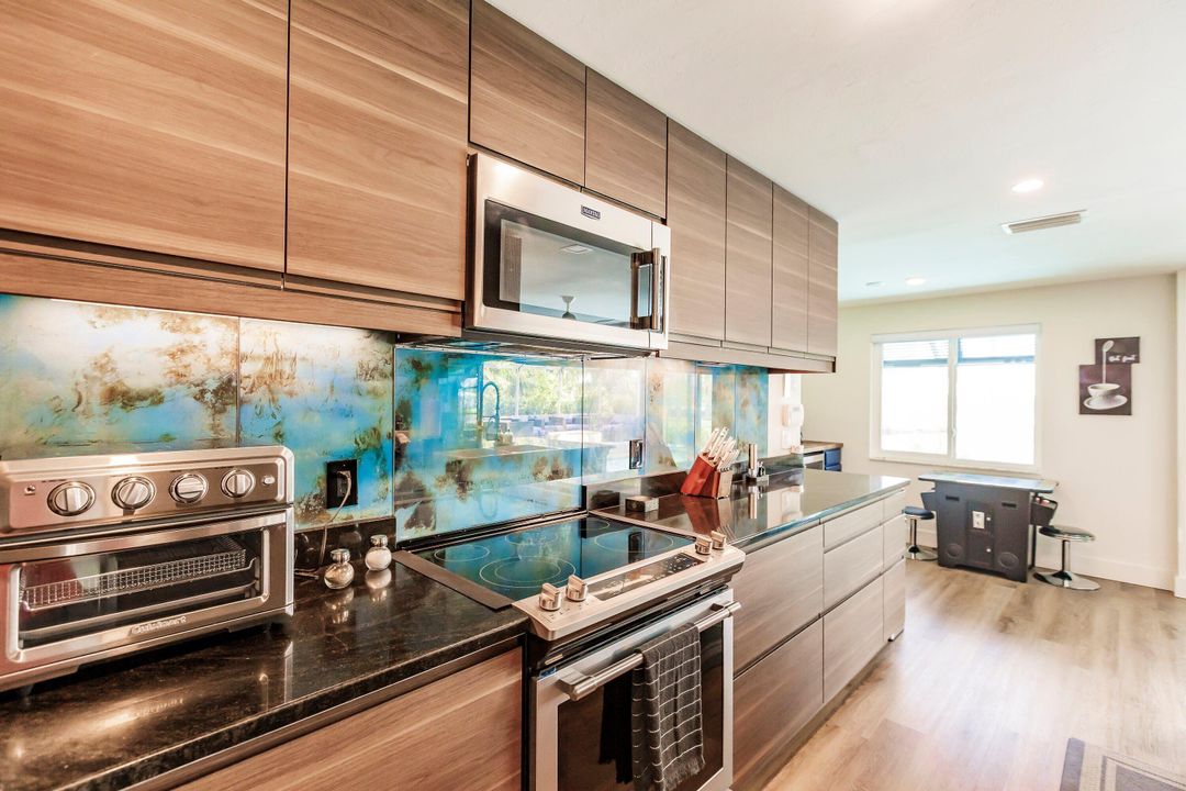 For Sale: $1,200,000 (3 beds, 2 baths, 1641 Square Feet)