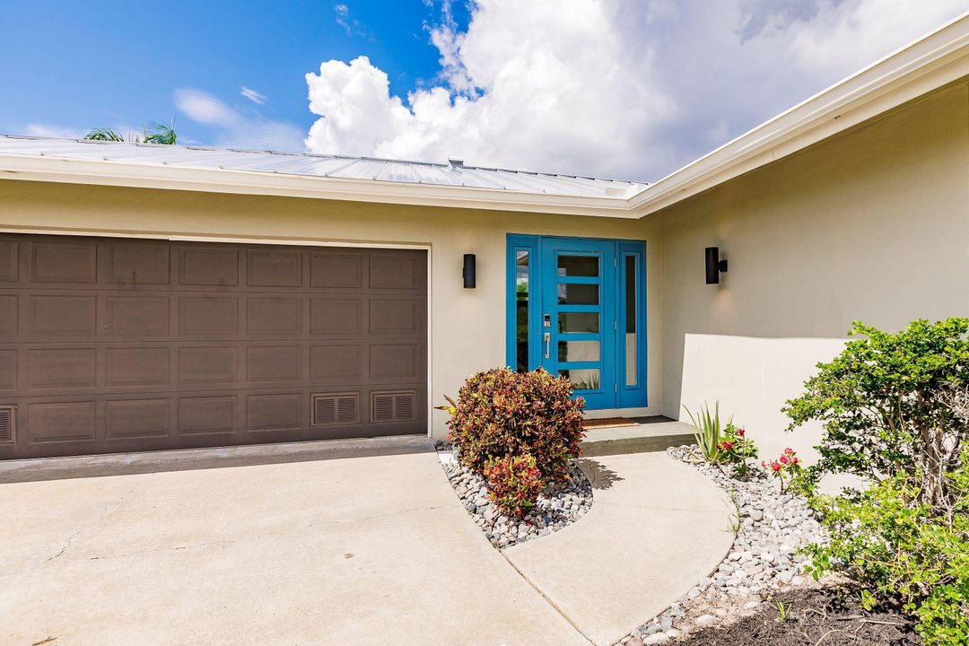 For Sale: $1,200,000 (3 beds, 2 baths, 1641 Square Feet)