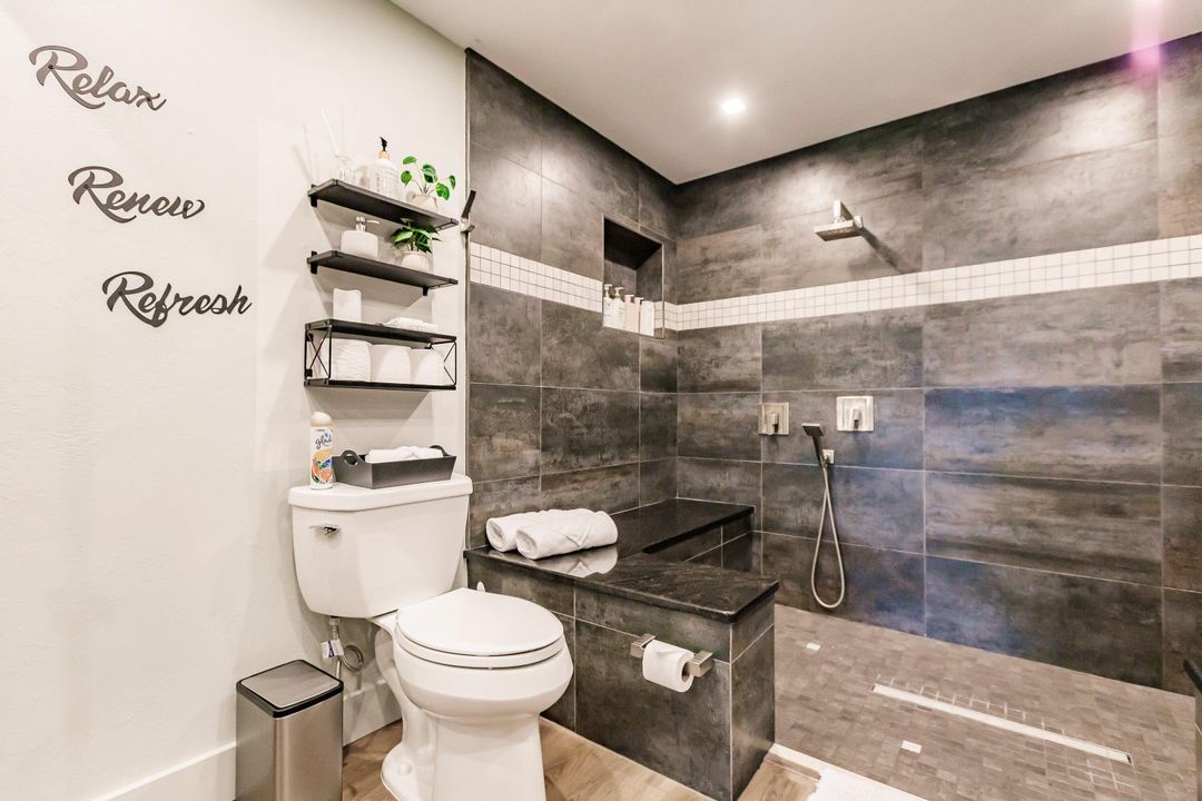 For Sale: $1,200,000 (3 beds, 2 baths, 1641 Square Feet)